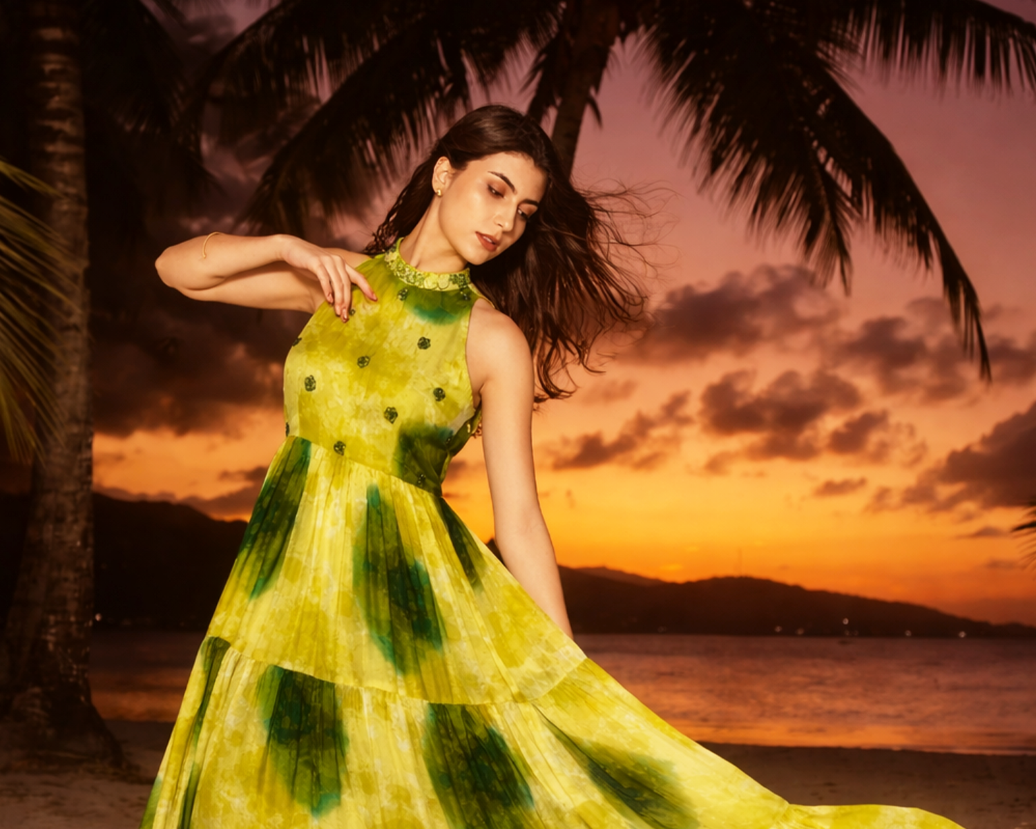 RESORT WEAR